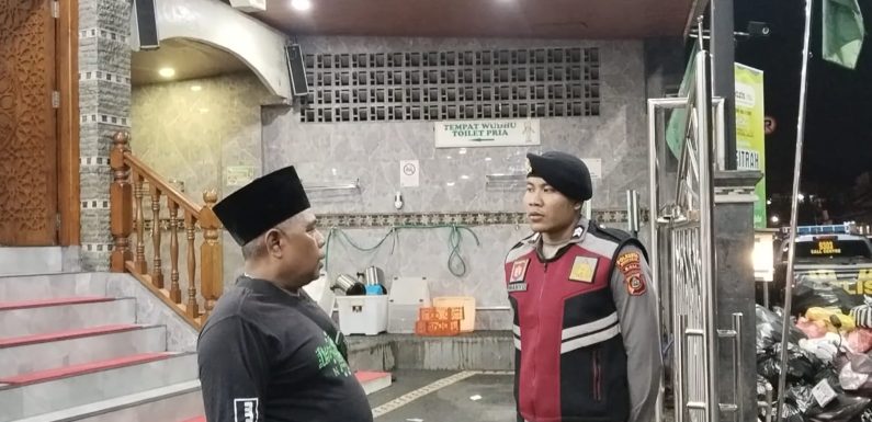 Patroli Sambang Sholat Subuh, Polresta Denpasar Pastikan Keamanan Jamaah di Bulan Suci Ramadhan.