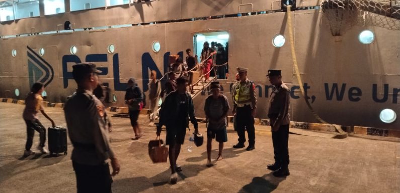 Ops Ketupat Agung 2026 : Pengamanan Kedatangan KM Awu di Pelabuhan Benoa.