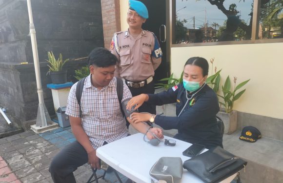 Sidokkes Polresta Denpasar Laksanakan Pelayanan Kesehatan, Dukung Kelancaran Ops Ketupat Agung 2026.