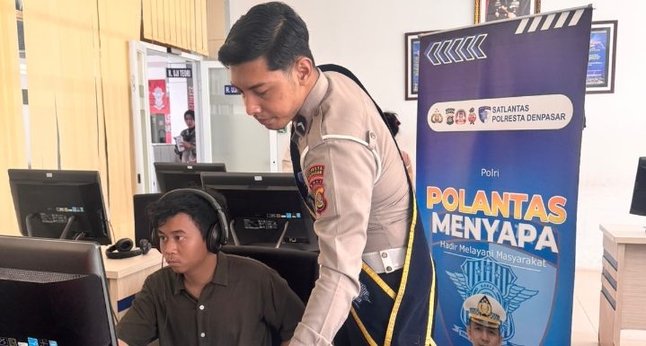 Polantas Menyapa: Sentuhan Humanis Satlantas Polresta Denpasar untuk Pelayanan Prima.