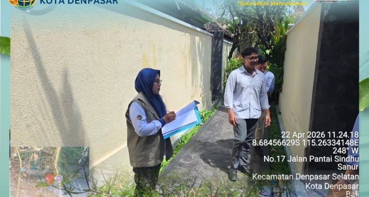 Petugas Lapangan Kantor Pertanahan Kota Denpasar melaksanakan kegiatan peninjauan lapangan di wilayah Kelurahan Sanur