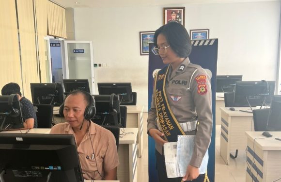 Pelayanan Humanis Satpas SIM Polresta Denpasar, Polantas Menyapa dan Dampingi Pemohon Ujian Teori