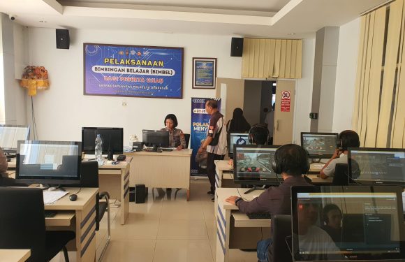 Pelayanan Humanis Satpas SIM Polresta Denpasar, Ujian Teori Dibimbing Dengan Nyaman