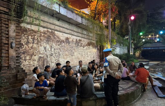 Sambang Kamtibmas Polsek Denpasar Barat di Tukad Korea, Ajak Masyarakat Jaga Keamanan Lingkungan