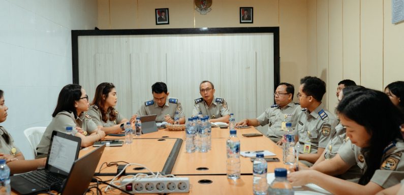 Kantor Pertanahan Kabupaten Klungkung Gelar Rapat Pembahasan Zona Integritas Tahun 2026 .