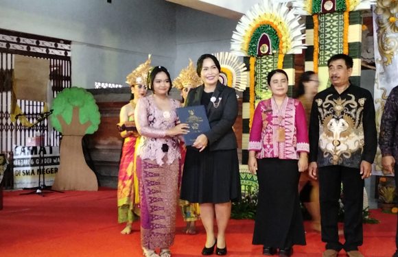 Kepala Sekolah SMA Negeri 5 Denpasar Melepas 433 Siswa Kelas XII, 58 Siswa Lolos SNBP.