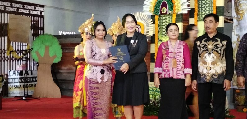 Kepala Sekolah SMA Negeri 5 Denpasar Melepas 433 Siswa Kelas XII, 58 Siswa Lolos SNBP.