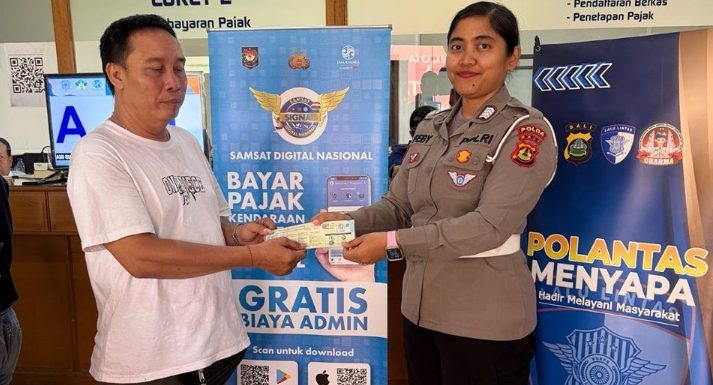 Pelayanan STNK pada UPT Samsat Pembantu Kota Denpasar  Petugas Ditlantas Polda Bali Berikan Layanan Dengan Baik, Cepat dan Transparan.