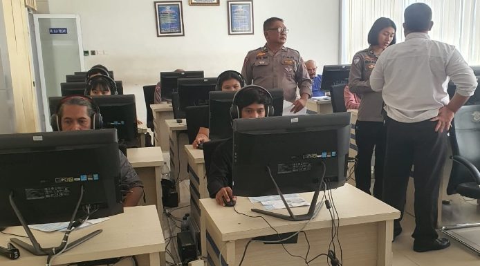 Bimbingan Humanis Satpas SIM Polresta Denpasar, Pemohon Dibekali Pemahaman Sebelum Ujian Teori