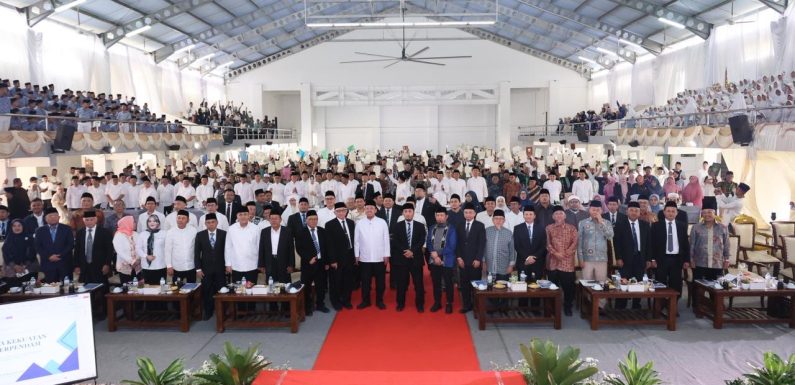Serahkan Lebih dari 1.000 Sertipikat Tanah Wakaf dalam ICOP 2026, Menteri Nusron Minta Penerima Jadi Pionir Percepatan