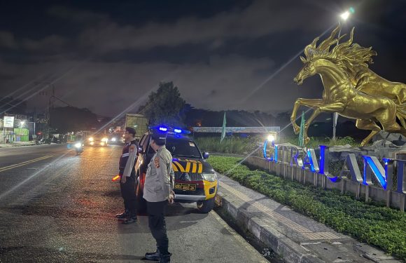 Patroli Malam Polsek Denpasar Utara Intensifkan Sambang dan Dialogis, Jaga Kamtibmas Tetap Kondusif