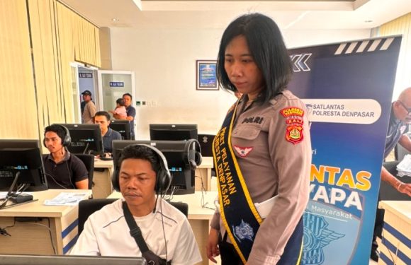 Polantas Menyapa, Satpas SIM Polresta Denpasar Berikan Pendampingan dan Panduan Humanis kepada Pemohon