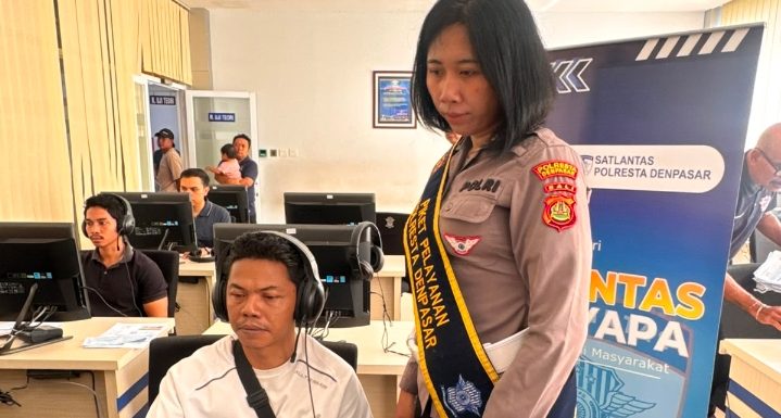 Polantas Menyapa, Satpas SIM Polresta Denpasar Berikan Pendampingan dan Panduan Humanis kepada Pemohon