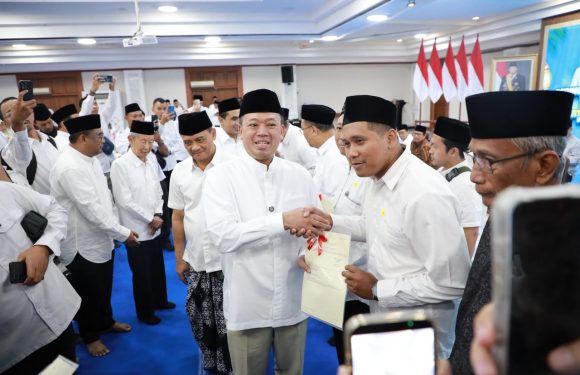 Serahkan 243 Sertipikat Tanah Wakaf di Jawa Tengah, Menteri Nusron: Bagian dari Program Prioritas Nasional Selesaikan Kepastian Hukum Aset Umat