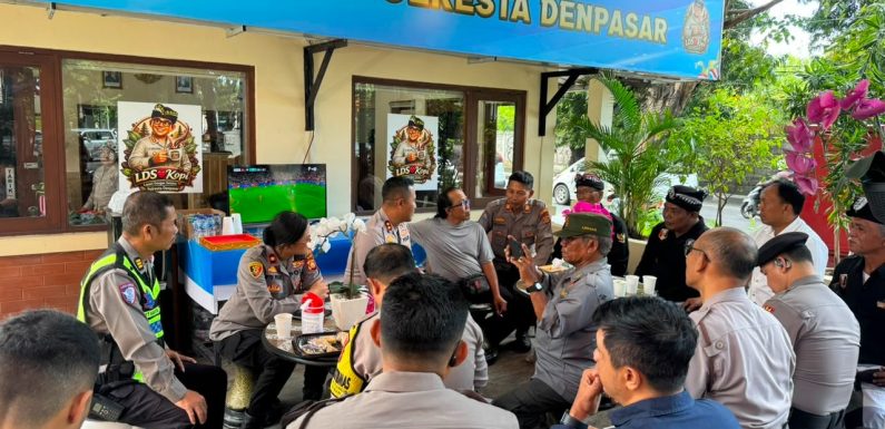 Perkuat Sinergitas, Polresta Denpasar Gelar Ngopi Kamtibmas Bersama Pecalang, Linmas, dan Kadus/Kaling