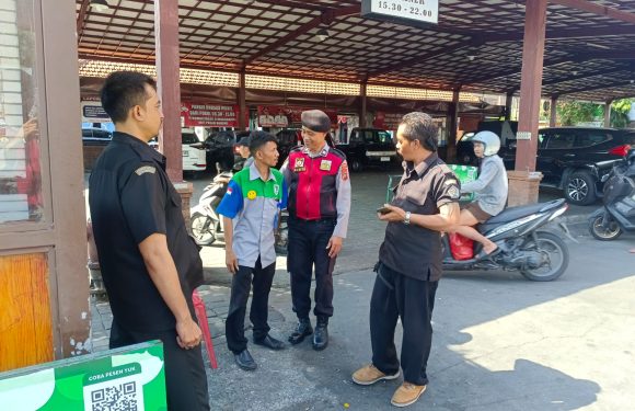 Patroli Dialogis Unit Turjawali Samapta Polresta Denpasar Jaga Kamtibmas di Pasar Badung