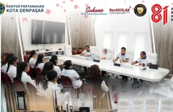Tingkatkan Kualitas Pelayanan Pertanahan, Kantor Pertanahan Kota Denpasar Melaksanakan Briefing Petugas Loket.