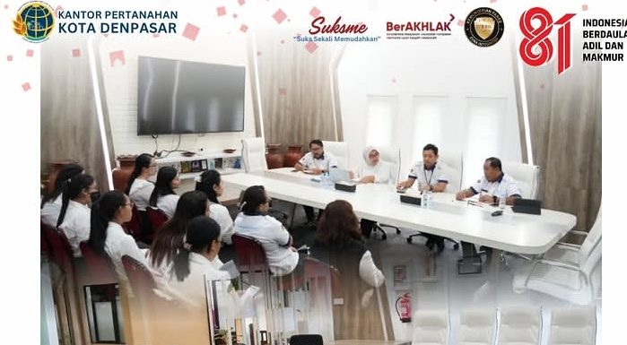 Tingkatkan Kualitas Pelayanan Pertanahan, Kantor Pertanahan Kota Denpasar Melaksanakan Briefing Petugas Loket.