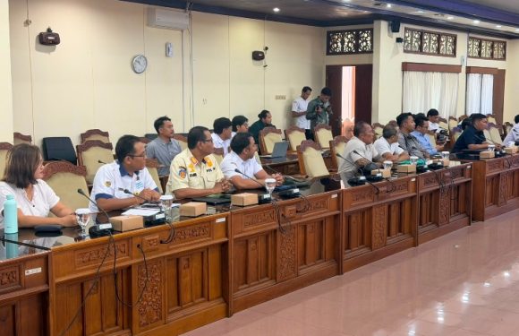 Rapat Dengar Pendapat Terkait Permasalahan Tata Ruang, Aset Daerah, dan Perizinan di wilayah Desa Pecatu.