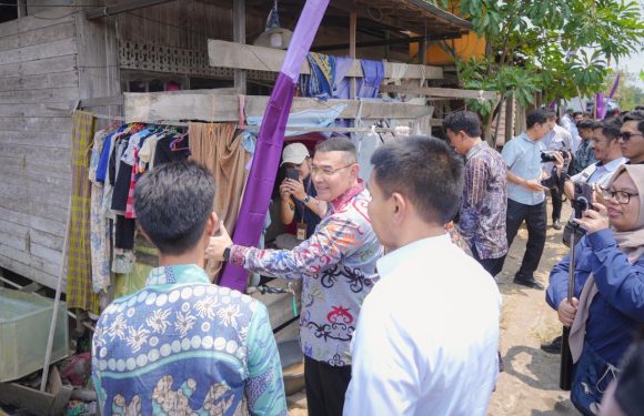 Wamen Ossy Serahkan Sertipikat bagi MBR di Kalsel, Dukung Penyediaan Rumah Layak Huni Lewat Legalitas Tanah