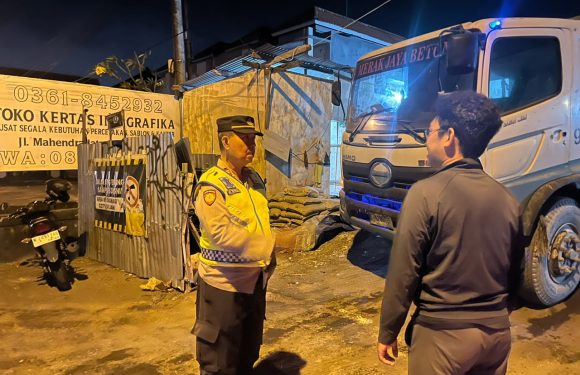 Patroli Blue Light Subuh, Polsek Denpasar Barat Antisipasi Balap Liar dan Kejahatan Jalanan