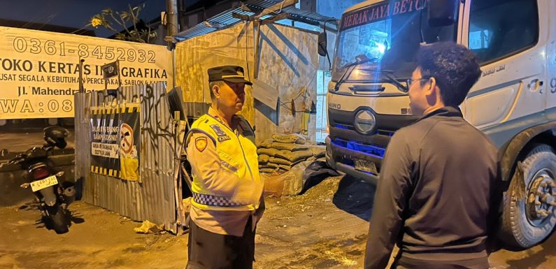 Patroli Blue Light Subuh, Polsek Denpasar Barat Antisipasi Balap Liar dan Kejahatan Jalanan