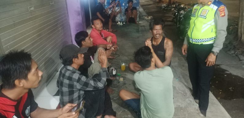 Cooling System di Pelabuhan Benoa, Polisi Sambangi ABK dan Ajak Jaga Kamtibmas Tetap Kondusif