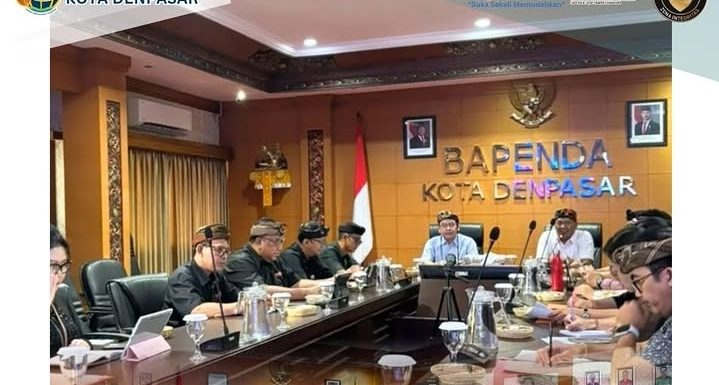 Kepala Kantor Pertanahan Kota Denpasar Rapat Bersama Bapenda Kota Denpasar Bahas Mekanisme Penerimaan BPHTB.