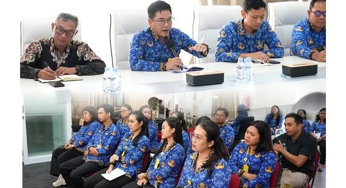 Kantor Pertanahan Kota Denpasar Melaksanakan Briefing Petugas Loket Guna meningkatkan kualitas pelayanan pertanahan Kepada Masyarakat
