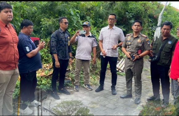 Petugas Kantah Badung Melaksanakan Peninjauan Lapangan Terkait Letak Pagar Yang Diduga Menutupi Akses Publik