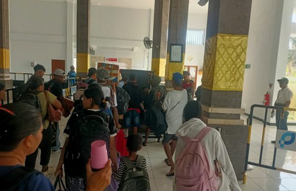 Polsek Benoa Pengamanan dan Patroli Gabungan Kedatangan KM Awu