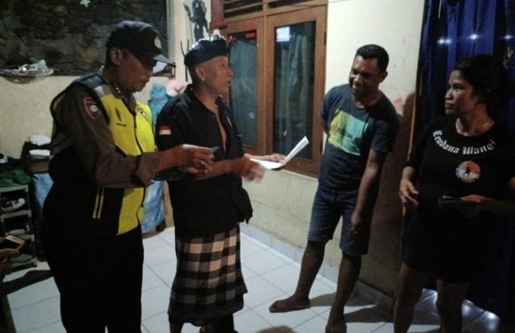 Pastikan Data Kependudukan Akurat, Bhabinkamtibmas Sumerta Kauh Ikut Kawal Pendataan Non-permanen